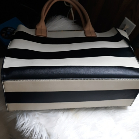 Kate Landry tote - Picture 2 of 7